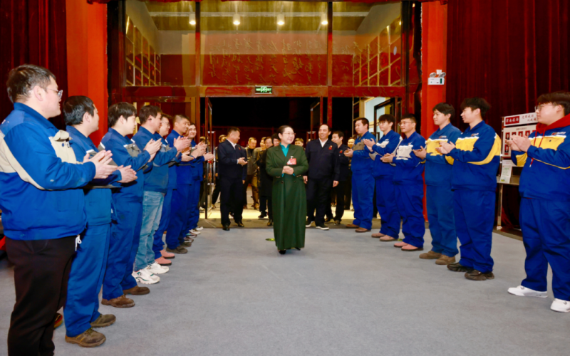 榮程集團歡迎全國人大代表、榮程集團董事會主席張榮華光榮履職載譽歸來