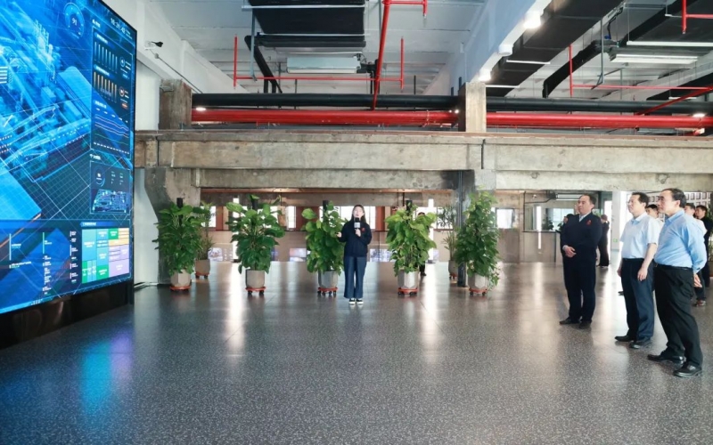天津市政協(xié)黨組成員趙海山、副主席李劍萍一行到榮程集團(tuán)參觀調(diào)研