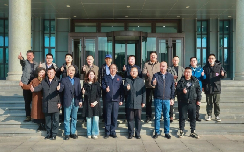 天津市鋼鐵工業(yè)協(xié)會秘書長、天津市冶金商會副會長楊勇一行到榮程集團(tuán)座談交流
